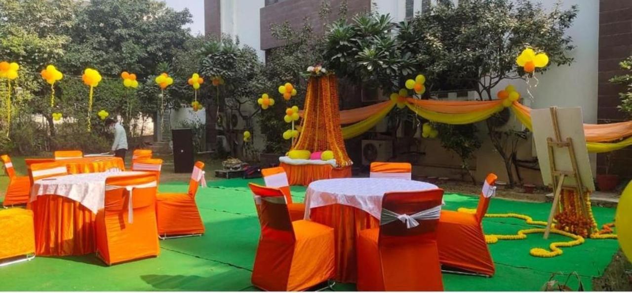 Hotel Dreamz Hospitality Gurgaon Exterior foto